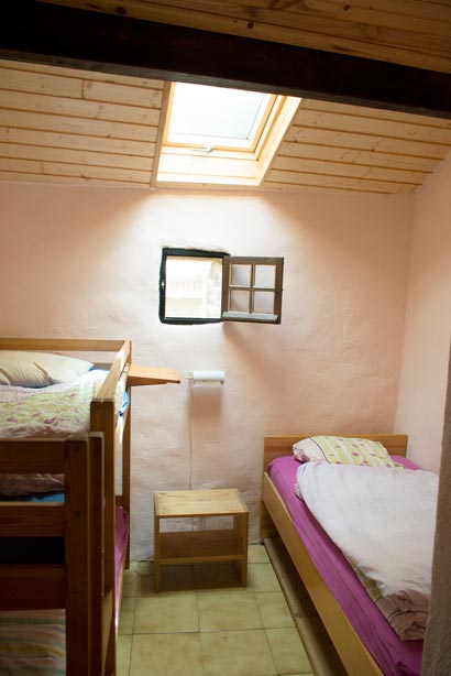 Chateau du Blat: Lit simple et lit superpos de la chambre-enfant.